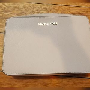 Michael Kors crossbody bag in blush pink.